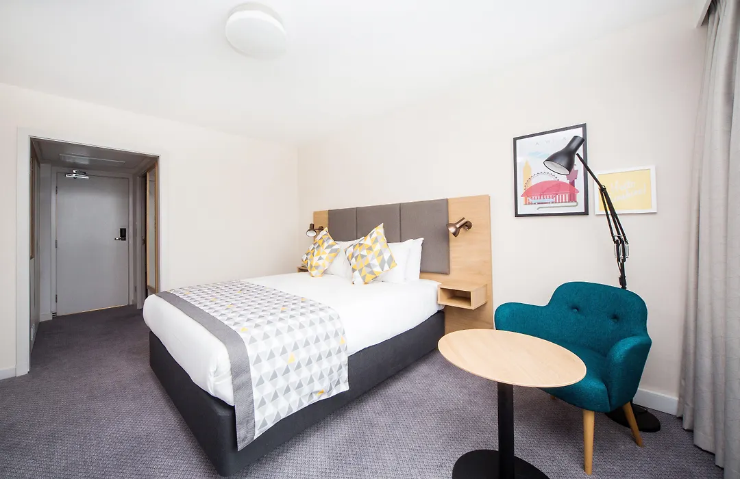 Holiday Inn London - Gatwick Airport By Ihg-1