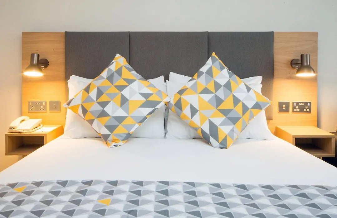 Holiday Inn London - Gatwick Airport By Ihg-1