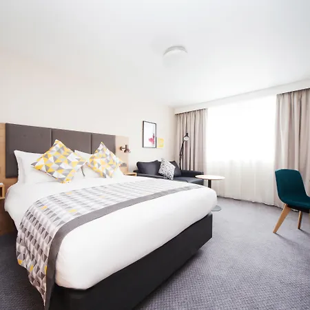 Holiday Inn London - Gatwick Airport By Ihg-3