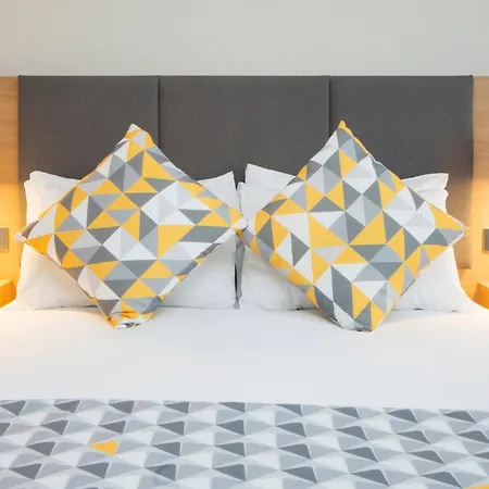 Holiday Inn London - Gatwick Airport By Ihg-3